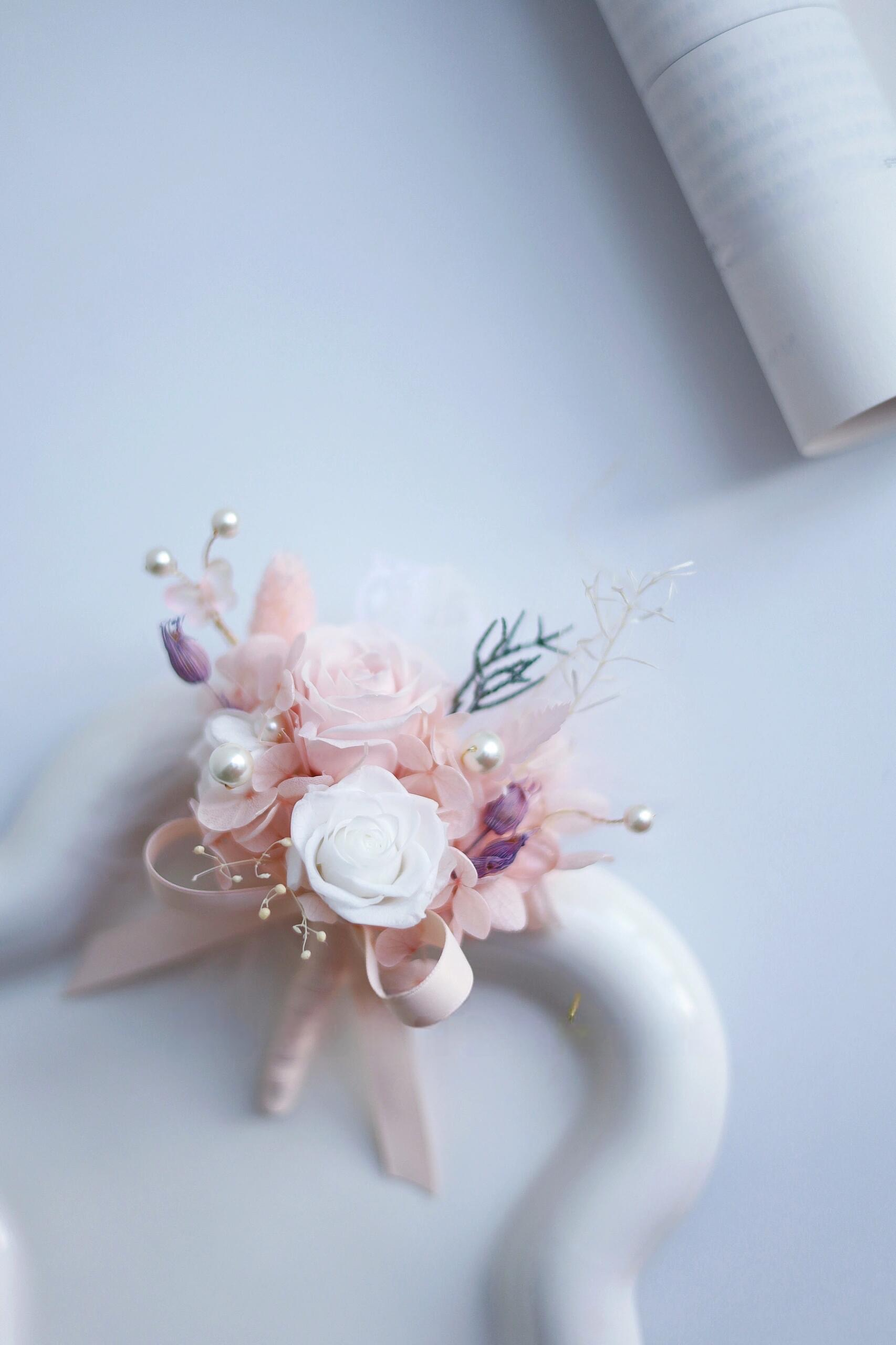 Boutonniere With Soft Blush & White Rose