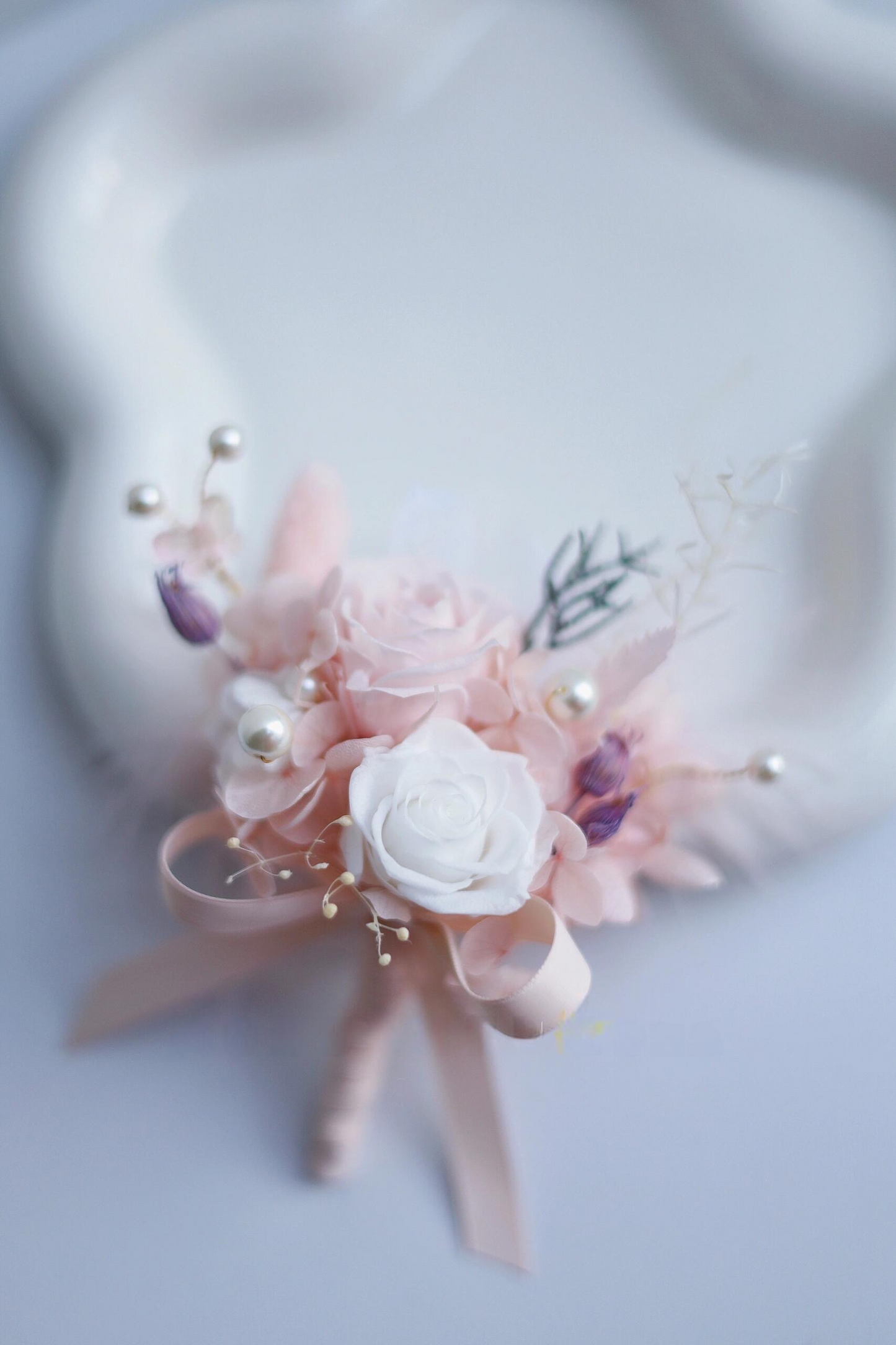 Boutonniere With Soft Blush & White Rose