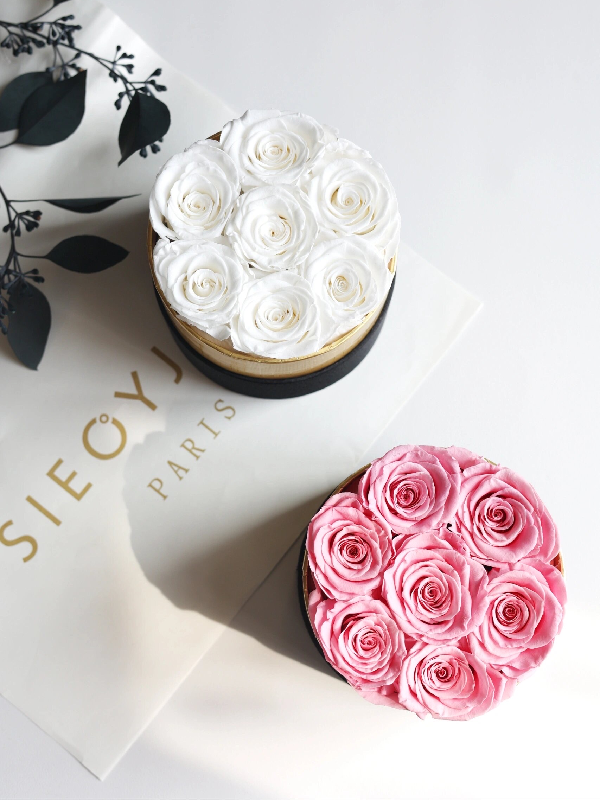 Round Floral Box With Roses - Small