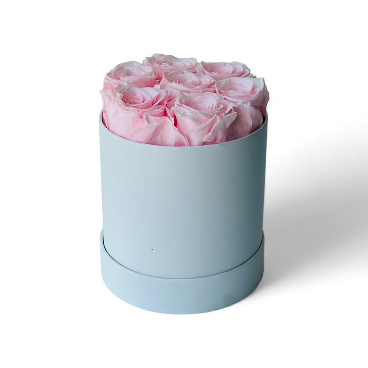 Round Hatbox With Pink Roses