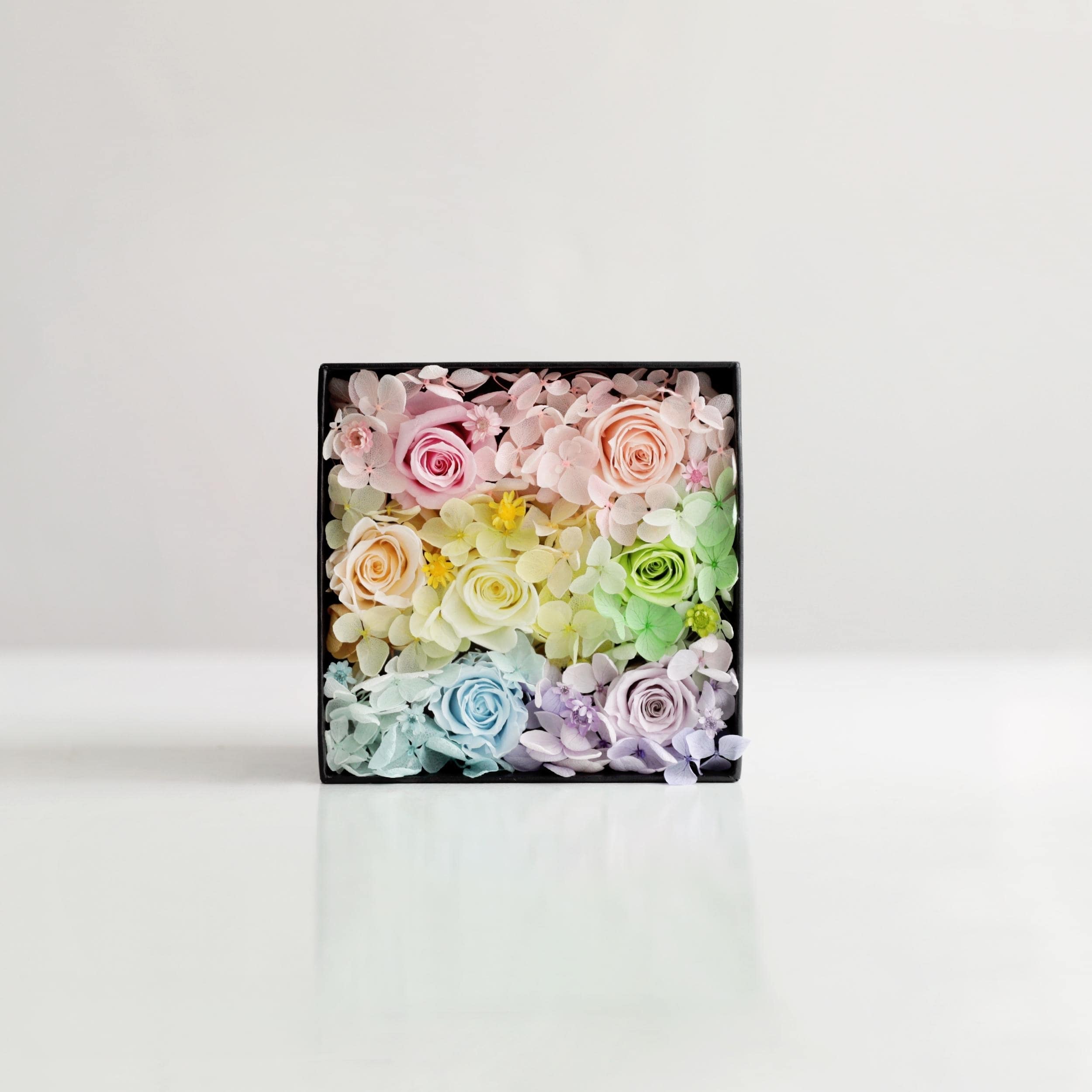 Preserved eternity roses with hydrangeas in a gift box
