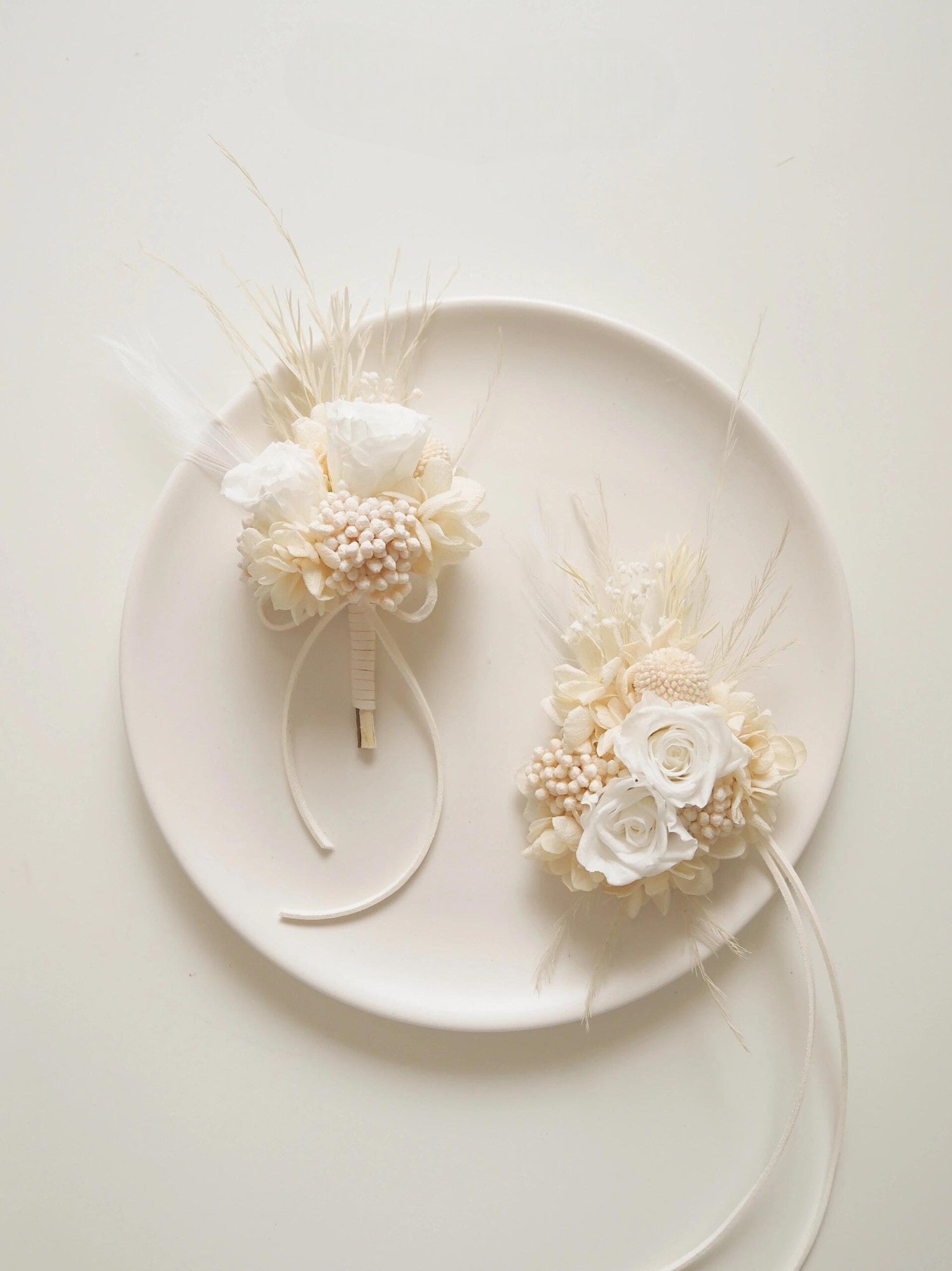 Preserved flower set featuring ivory roses and hydrangeas for weddings
